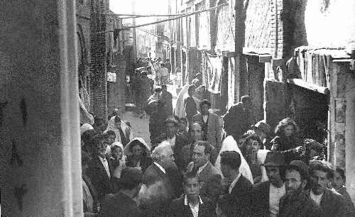 Dr Boris Surowich et M. Cuenca au ghetto de Téhéran